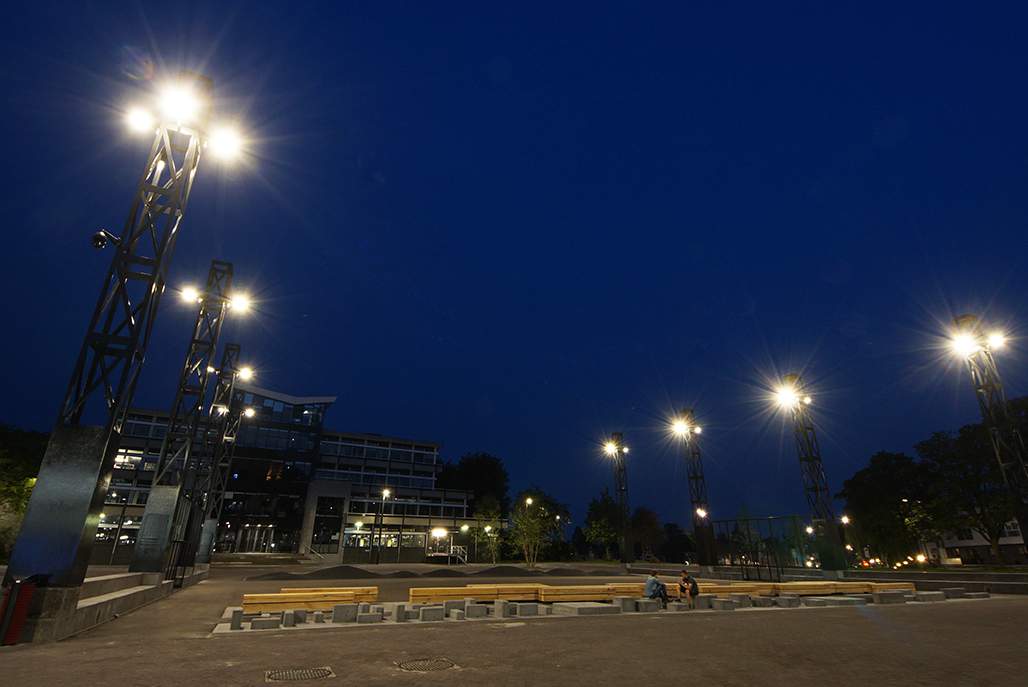 LANDLAB Energy Square at night
