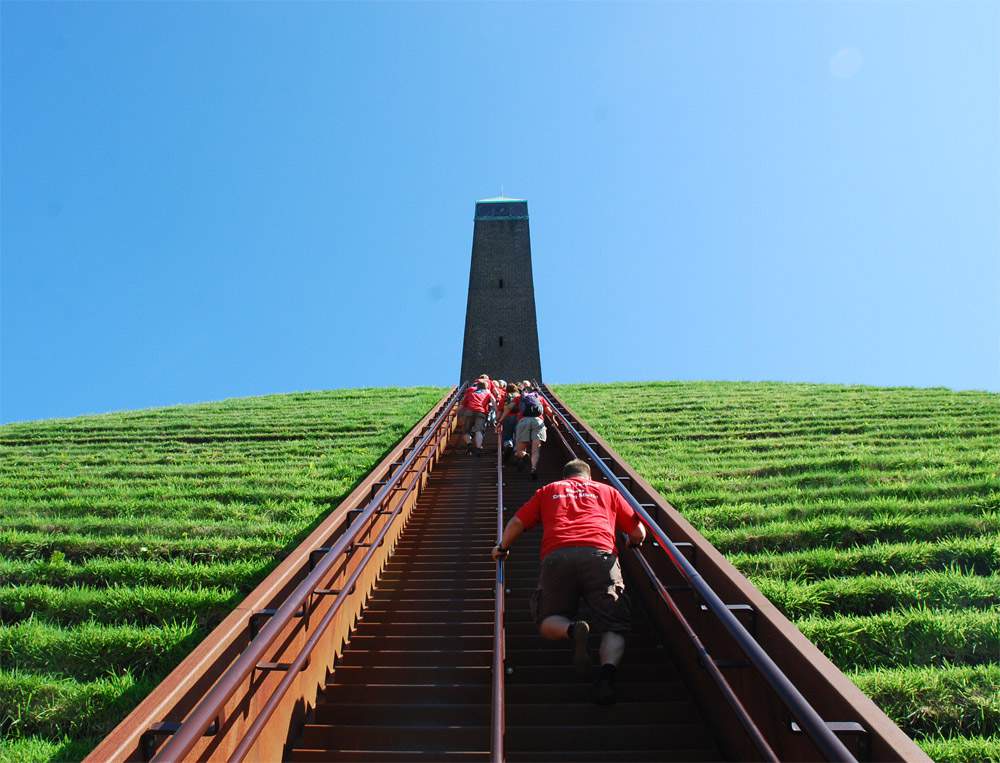 LANDLAB Pyramide Austerlitz renewed stairs up