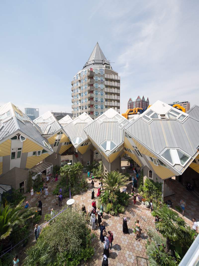 LANDLAB ZigZag City Blaaks Paradise skyline_photo by Ossip van Duijvenbode